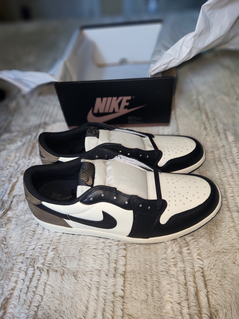 Air Jordan 1 Retro Low Og - Picture 6 of 7